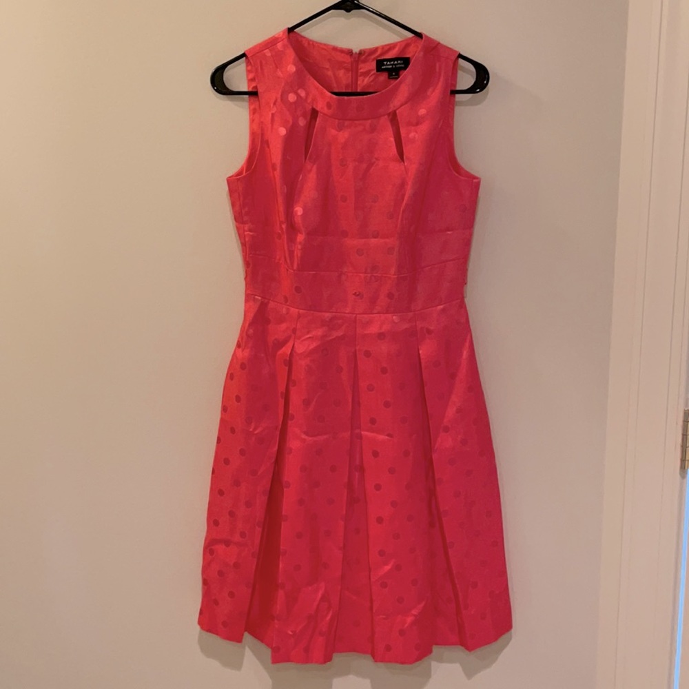 COPY - Tahari knee length dress. 4. Never worn. Pockets!